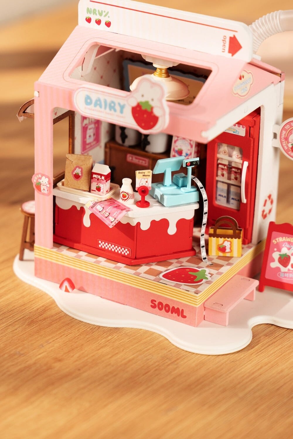 Tiny house - Strawberry milk box - Miniatures DIY DS034 - Missa Arles